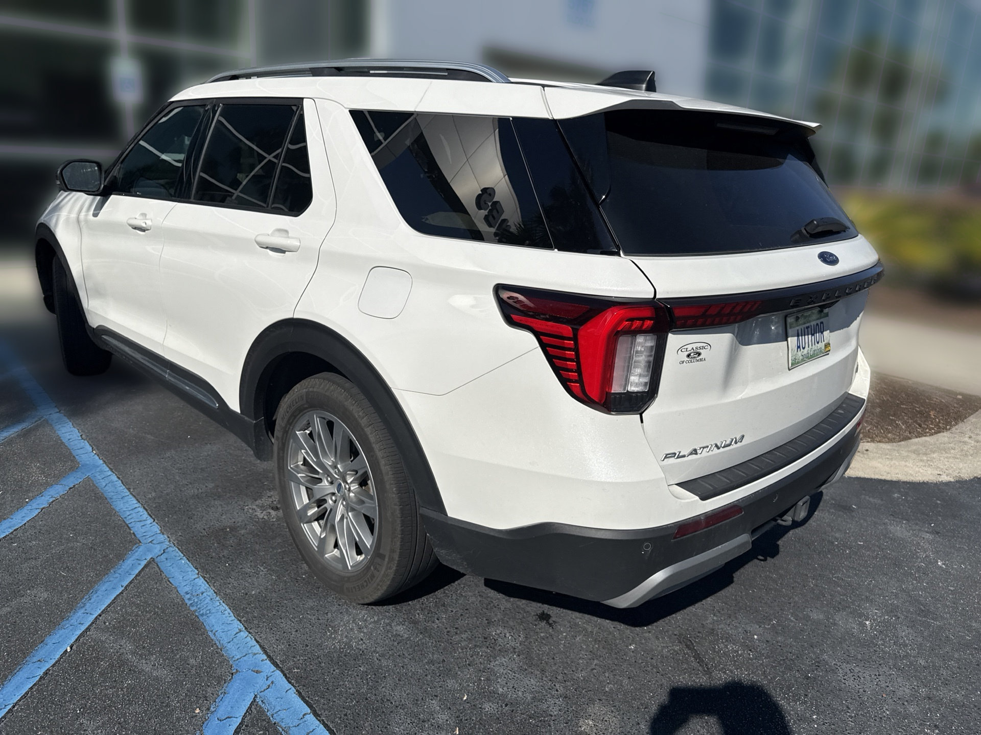 Used 2025 Ford Explorer Platinum AWD/4WD image 5