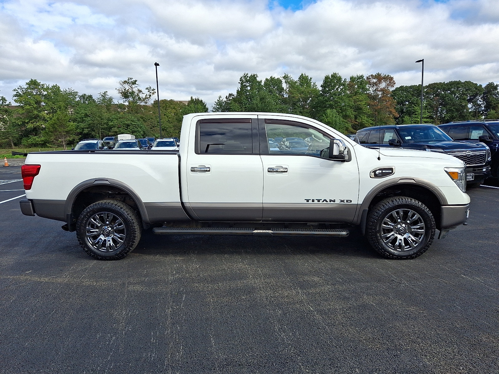 Used 2019 Nissan Titan Platinum Reserve w/ Platinum Utility Package AWD/4WD image 8