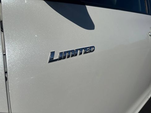 Used 2009 Toyota Highlander Limited AWD/4WD image 11