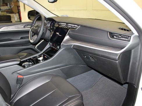 Used 2023 Jeep Grand Cherokee Limited w/ Trailer Tow Prep Group (B) image 29