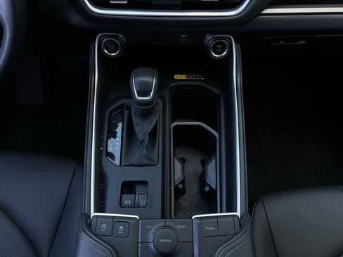 Used 2025 Toyota Grand Highlander FWD image 16