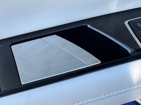 New 2025 Cadillac Optiq Sport 1 w/ LPO, ONYX Package image 17