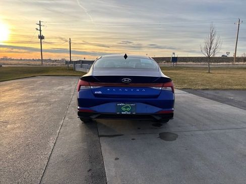 Used 2023 Hyundai Elantra SEL w/ Cargo Package image 4