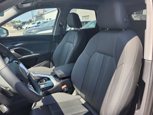New 2025 Audi Q5 Premium image 16