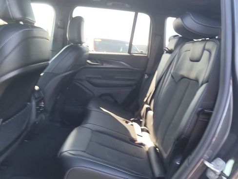 New 2025 Jeep Grand Cherokee Altitude image 10