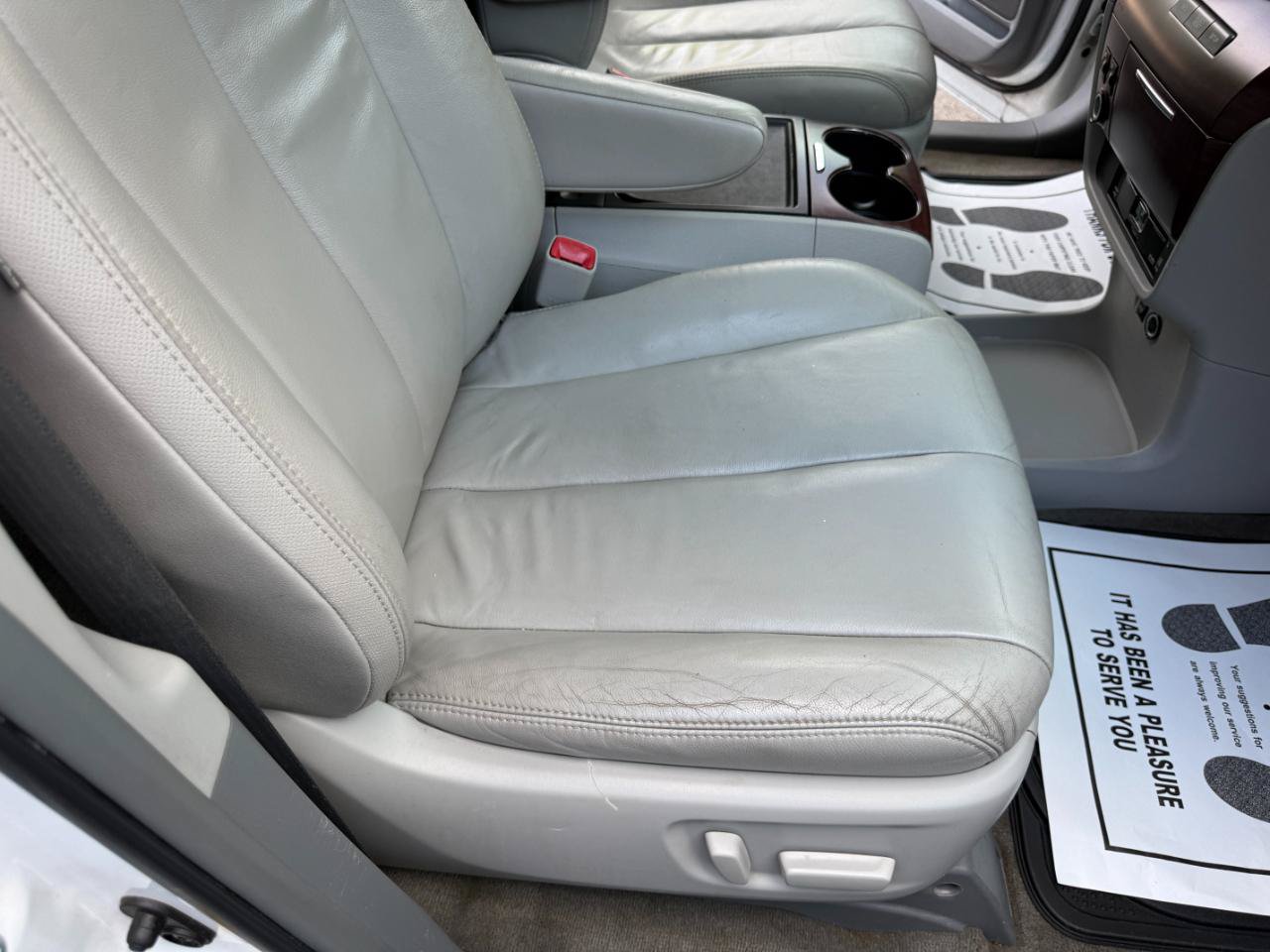Used 2013 Toyota Sienna XLE w/ Entertainment Pkg FWD image 66