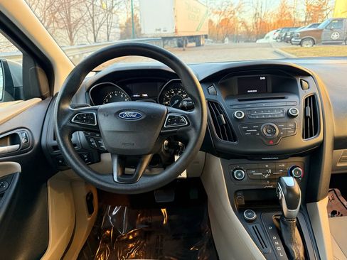 Used 2015 Ford Focus SE image 18