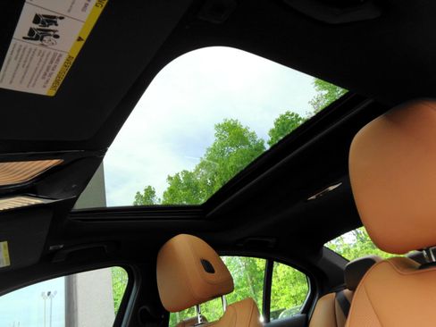 Used 2022 BMW 330e xDrive w/ Driving Assistance Package image 16