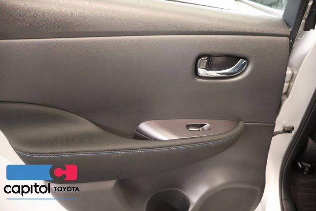 Used 2025 Nissan Leaf S FWD image 13
