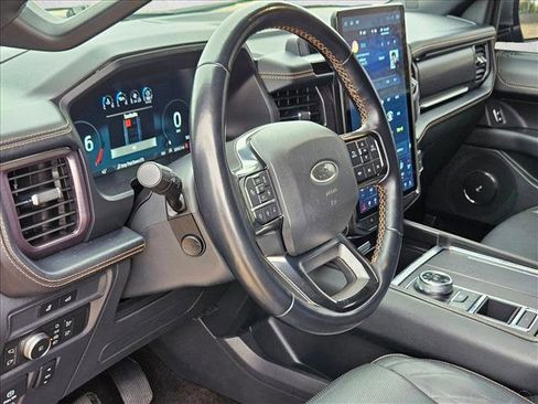 Used 2022 Ford Expedition Platinum image 9