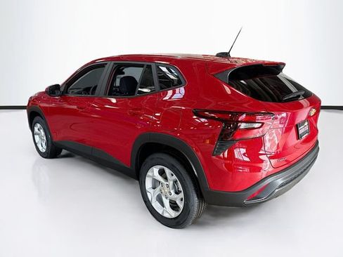 New 2026 Chevrolet Trax LS w/ LS Convenience Package FWD image 8