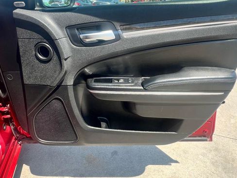 Used 2011 Chrysler 300 Limited RWD image 19