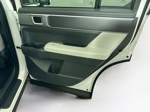 Used 2025 Hyundai Santa Fe SEL FWD image 30