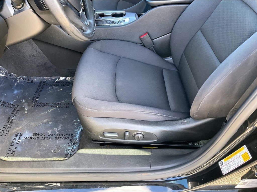 Used 2025 Chevrolet Malibu LT FWD image 33