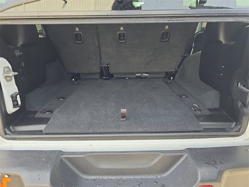 Used 2024 Jeep Wrangler Unlimited Rubicon image 13