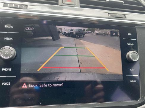 Used 2021 Volkswagen Tiguan S image 22