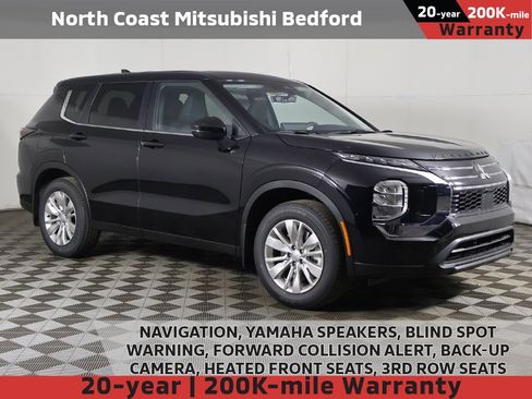 New 2026 Mitsubishi Outlander ES image 1