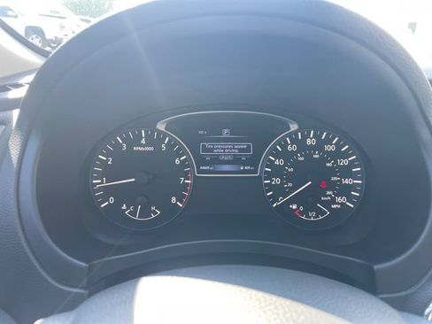 Used 2016 Nissan Altima 2.5 SR w/ LED Appearance Package FWD image 9