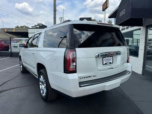 Used 2019 GMC Yukon XL Denali image 13