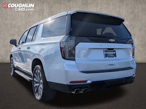 Used 2025 Chevrolet Suburban High Country image 5