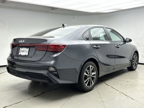 Used 2023 Kia Forte LXS w/ LXS Technology Package FWD image 5