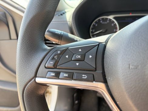 Used 2025 Nissan Sentra SV FWD image 15