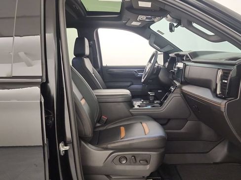 Used 2023 GMC Sierra 1500 AT4 w/ Technology Package AWD/4WD image 30