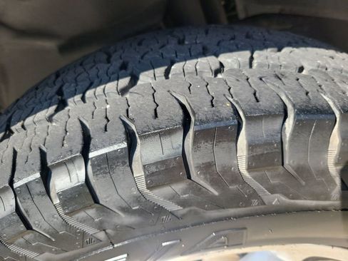 Used 2018 Jeep Wrangler Unlimited Sahara AWD/4WD image 36
