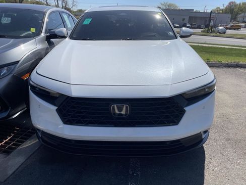 Used 2023 Honda Accord Touring image 2