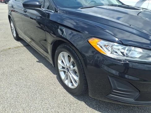 Used 2019 Ford Fusion SE FWD image 18