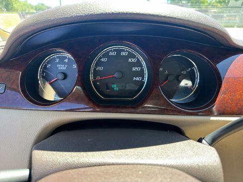 Used 2011 Buick Lucerne CXL FWD image 8