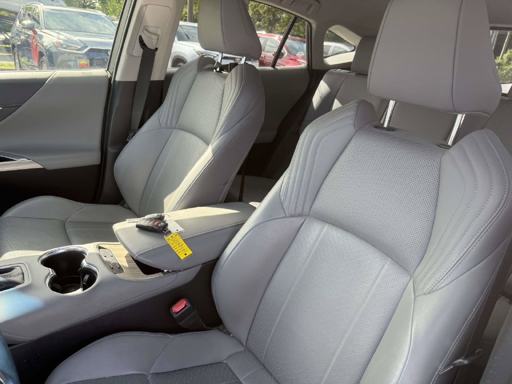 Used 2021 Toyota Venza XLE w/ Softex Package AWD/4WD image 11