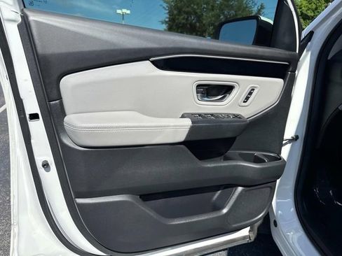 Certified 2024 Honda Pilot EX-L image 16