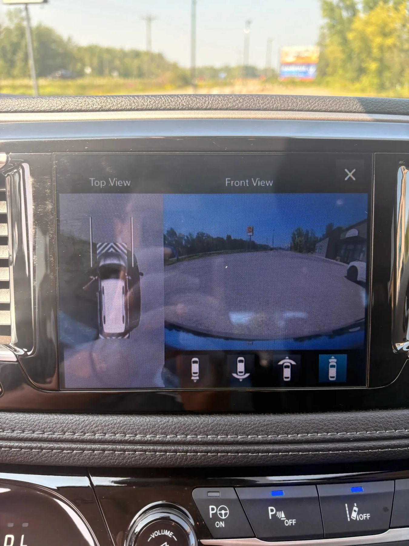 Used 2017 Chrysler Pacifica Limited w/ Advanced Safetytec Group FWD image 26