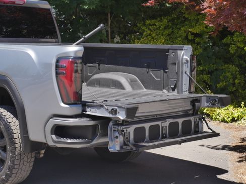 Used 2025 GMC Sierra 2500 AT4 AWD/4WD image 21