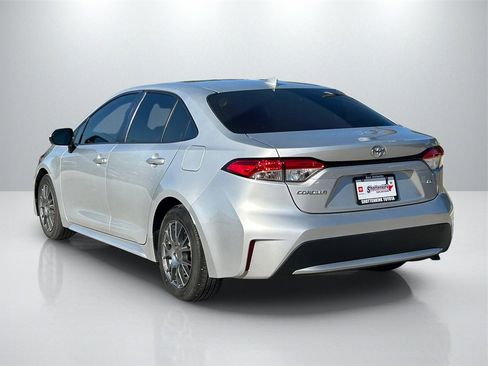 Used 2022 Toyota Corolla LE image 7