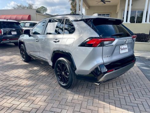 Used 2025 Toyota RAV4 SE image 2