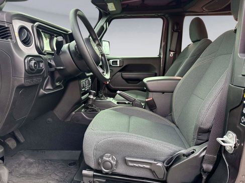 Used 2025 Jeep Wrangler Sport image 14