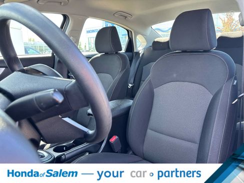 Used 2024 Kia Forte LXS w/ LXS Technology Package FWD image 11