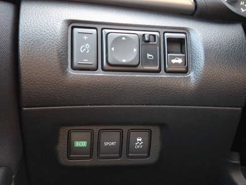 Used 2018 Nissan Sentra SV FWD image 25