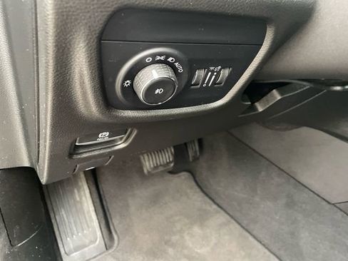 Used 2022 Jeep Grand Cherokee L Limited image 31