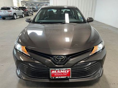 Used 2018 Toyota Camry LE FWD image 8