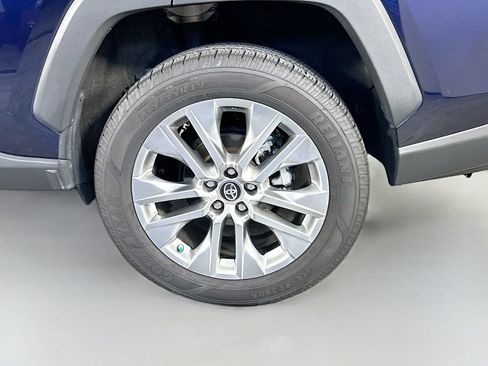 Used 2019 Toyota RAV4 Limited w/ Cold Weather Package AWD/4WD image 34