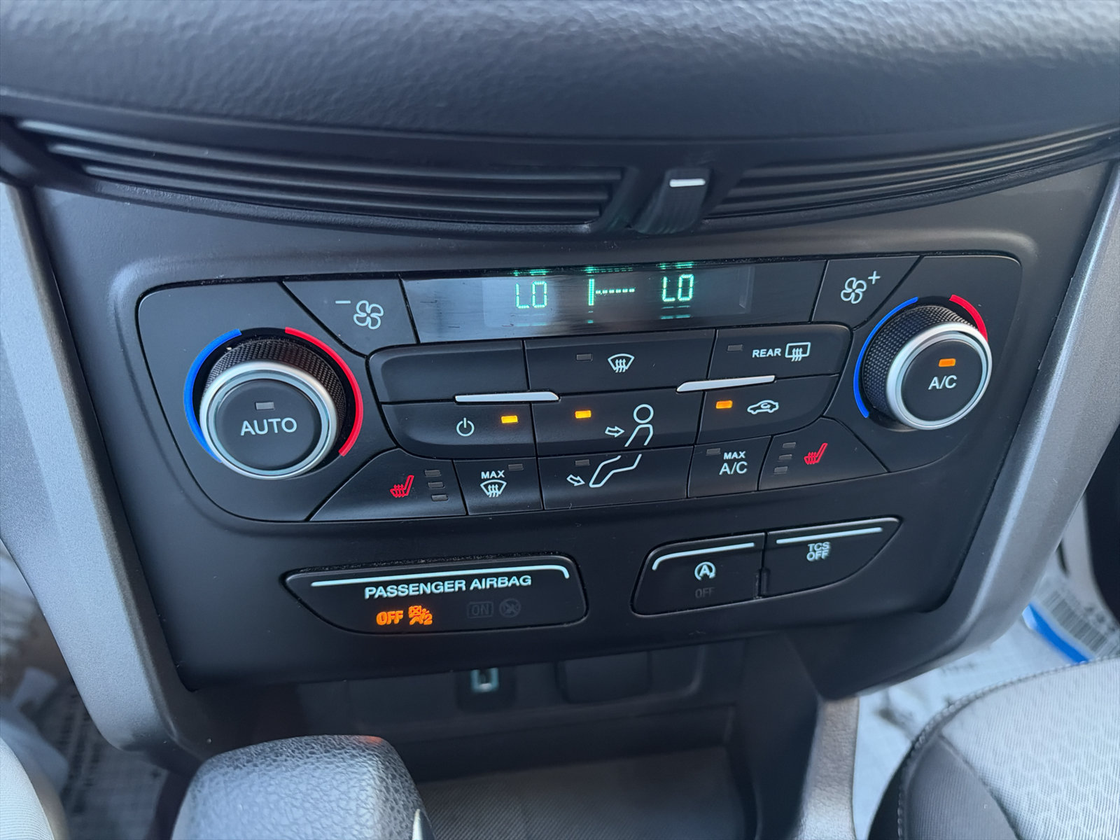 Used 2018 Ford Escape SE FWD image 13