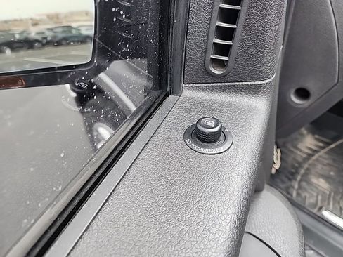 Used 2014 Ford F150 Lariat w/ Lariat Chrome Package image 34