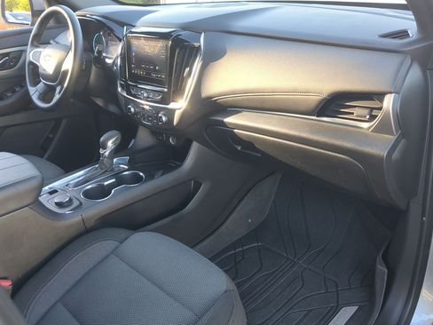 Used 2023 Chevrolet Traverse LT w/ LPO, Floor Liner Package image 27