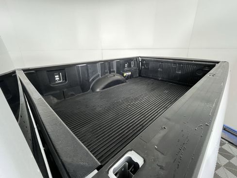 Used 2024 Ford F350 XLT image 8