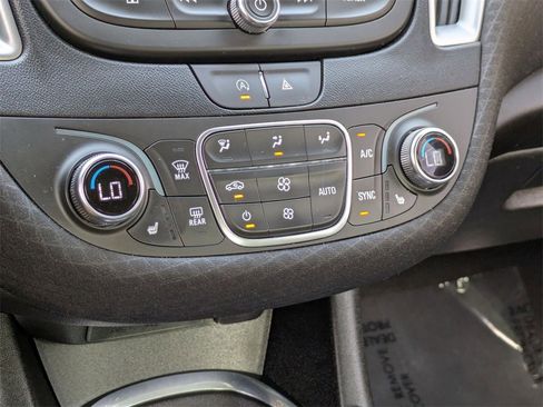 Used 2023 Chevrolet Malibu LT image 17