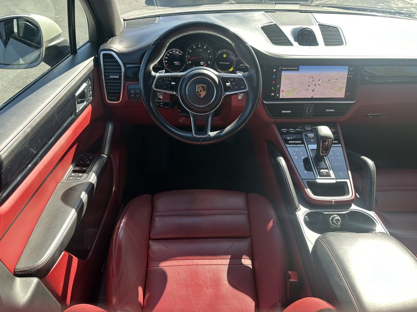 Used 2023 Porsche Cayenne w/ Premium Package AWD/4WD image 16