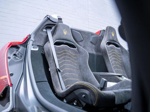 Used 2023 Maserati MC20 Spyder image 22